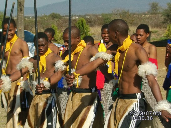 7月23日Mpaka High School傳統男勇士出場對抗青年大使