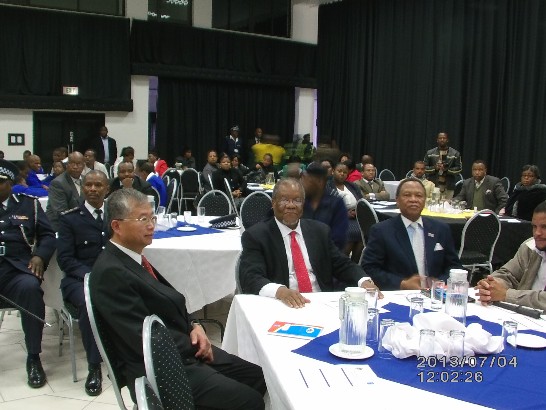 蔡大使與史國總理德拉米尼、副總理馬速庫同桌觀賞