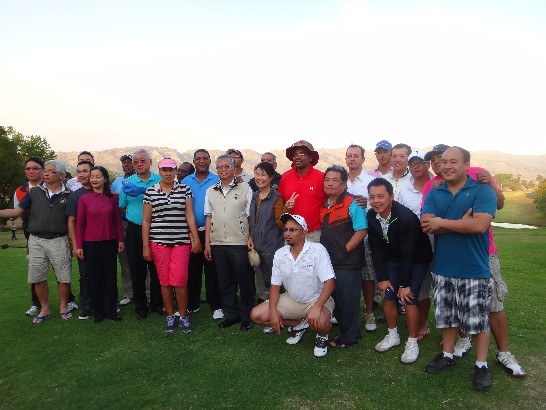 史國王家高爾夫俱樂部(Royal Swazi Golf Club)全體會員8月17-18兩日舉行南非與史瓦濟蘭聯誼球賽歡送蔡大使明耀及夫人。