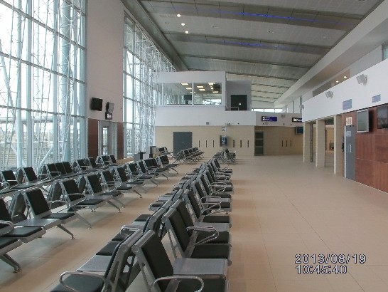 蔡大使明耀與史國經濟企劃暨發展部部長項古聖親王(H.R.H. Prince Hlangusemphi Dlamini)8月19日驗收新機場合影 