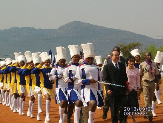 9月27日陳大使經銓及夫人應邀前往Ntfonjeni National High School參加年度頒獎典禮