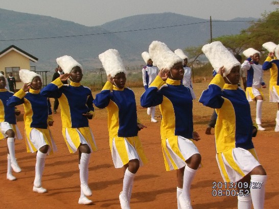 9月27日陳大使經銓及夫人應邀前往Ntfonjeni National High School參加年度頒獎典禮