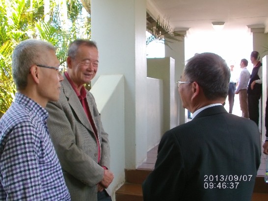 蔡大使明耀及夫人林玲玉女士於9月7日上午11時搭機離史，林僑務顧問宗明夫婦特前來送行。