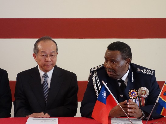 5月15日史國國家警察總監馬古拉感謝我政府之援贈