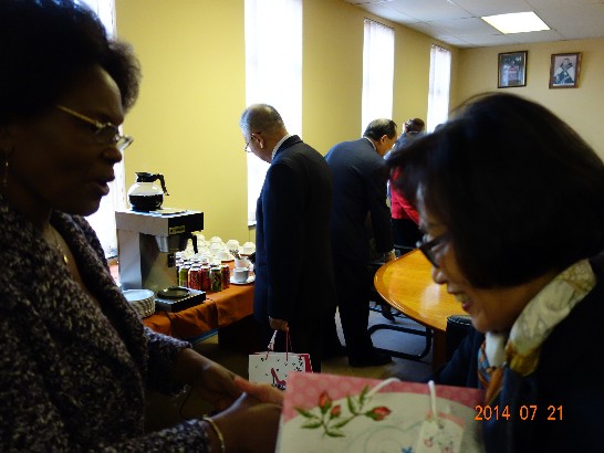 立法院外交及國防委員會史瓦濟蘭王國訪問團於7月21日前往史國國會訪問，史國參眾兩院議長Gelane Zwane、Themba Msibi以茶點及禮品款待訪團