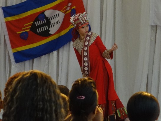 青年大使團於史瓦濟蘭大學演出龍的傳人