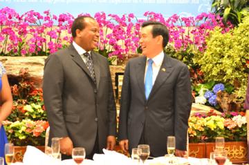 馬總統以國宴款待史瓦濟蘭國王恩史瓦帝三世，兩人相談甚歡