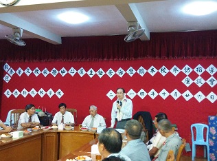 盧組長與曼德勒孔教學校舉行僑教座談，各校共同推動海外  華文教育，傳承中華文化。