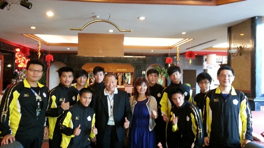 本處教育室歡迎我國參加2014年泰國曼谷亞洲青年拳擊錦標賽代表隊並與領隊李會長武男及隊員合影