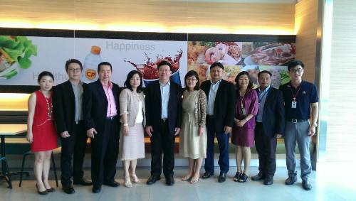 本處教育室拜會Panyapiwat Institute of Management並與校長Dr. Sompop Manarungsan及副校長Siam Choksawangwong等合影