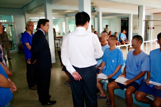 陳大使銘政探視在泰服刑國人瞭解在監遇處