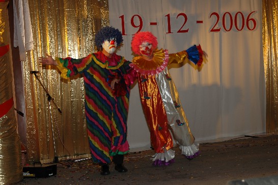 本處同仁演出之默劇：「小丑」