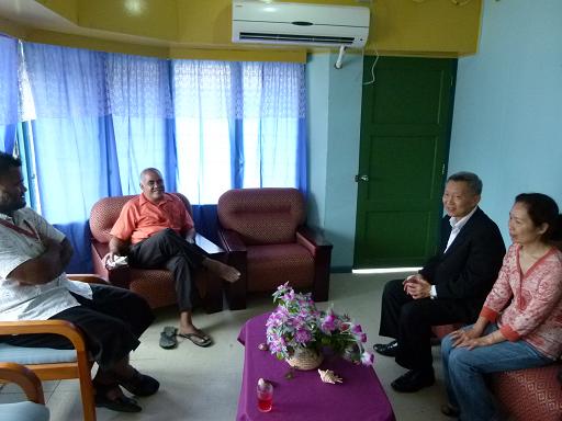 吐瓦魯總理泰拉維伉儷於機場貴賓室歡迎新抵任之張明大使夫婦