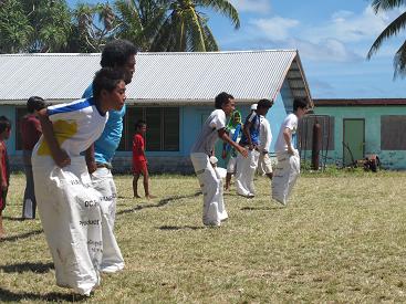 趣味接力第一棒-袋鼠跳，跳出樂趣來