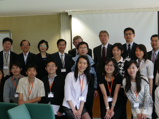 第一屆台英生命科學研討會於9月1日在英國牛津大學舉行，中央研究院院長翁啟惠（左四）等多位學者與會，成果豐碩。