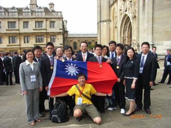 2009年國際化學奧林匹亞競賽台灣神勇代表團獲大滿貫4金名列世界第一