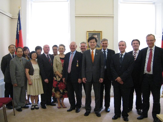 Dr. Ian McKee was presented with “Friend of Foreign Service Medal” in recognition of his outstanding contributions to promoting the relations and friendship between Scotland and the Republic of China (Taiwan)