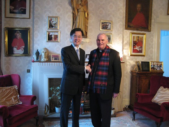 朱處長與天主教英國蘇格蘭樞機主教Keith O’Brien合影