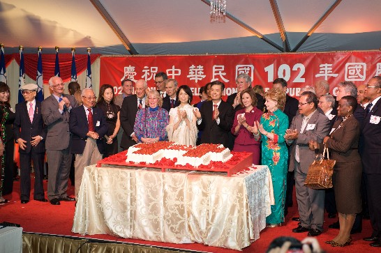 Representative and Mrs. Pu-tsung King host 102nd Republic of China (Taiwan) National Day Celebration at Twin Oaks Estate on October 9, 2013.