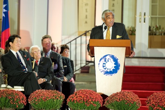 Rep. Charles Rangel (D-NY), Ranking Member of the Subcommittee on Trade, House Committee on Ways and Means, addresses the gathering at the ROC’s 104th National Day reception at the Twin Oaks Estate.