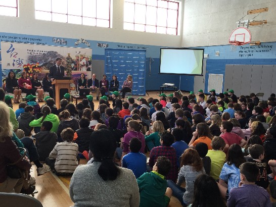 More than 250 people attended the launch event of the U.S.-Taiwan Eco-Campus Partnership program at the North Chevy Chase Elementary School (NCCES) on March 13, 2015, including Principal Renee Wallace-Stevens, students and faculty of the NCCES, Principal Deputy Assistant Administrator of U.S. Environmental Protection Agency Jane Nishida, and officials from the Department of State, National Oceanic and Atmospheric Administration (NOAA), Maryland Department of Natural Resources, and Maryland Department of Education.