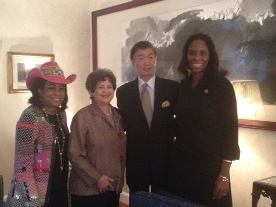 Representative Shen hosted a dinner at the Twin Oaks Estate in honor of Rep. Lois Frankel (second from left), Rep. Frederica Wilson (first from left) and Rep. Stacey Plaskett (first from right) 