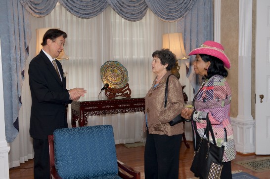Representative Shen briefed Rep. Lois Frankel (center) and Rep. Frederica Wilson (first from right) on the history of the Twin Oaks Estate. 