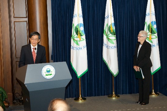 R.O.C. (Taiwan) EPA Minister Kuo-Yen Wei and U.S. EPA Administrator Gina McCarthy gave welcoming remarks at the partnership certificate award ceremony of Cities Clean Air Partnership (CCAP) at EPA on August 11, 2015.