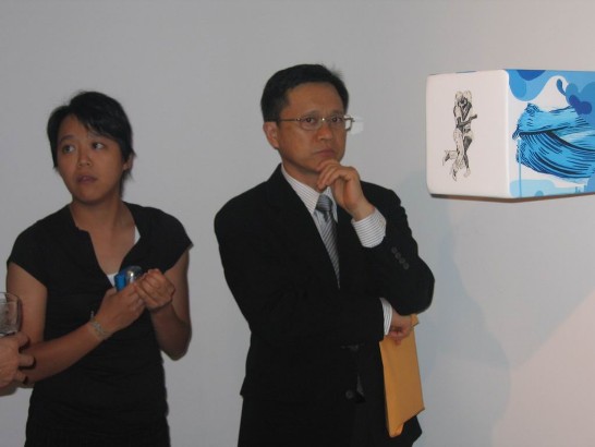 A reception for Ms. YI-HSIN TZENG’ s Painting Exhibition was held on July 23. Director-General Larry Tseng enjoyed a talk with the artist.