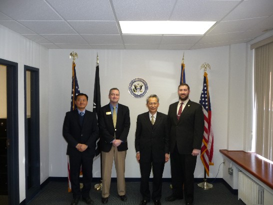 賴處長銘琪（右二）拜會聯邦眾議員Frank Guinta (R-NH)之選區主任Sean Thomas（左二）