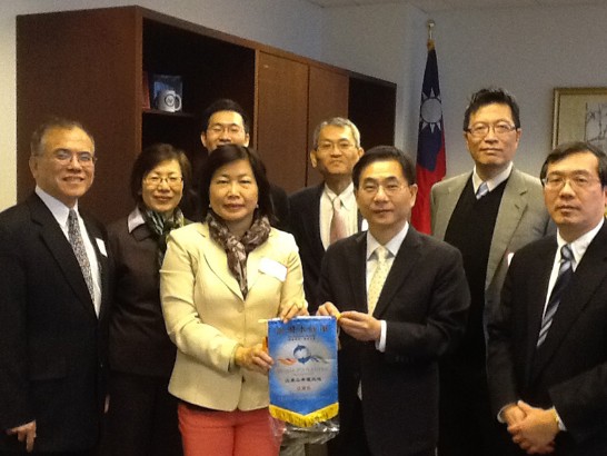 Managing Director Victoria Lu of Penghu Aquarium, Penghu Marine Biology Research Center of Fisheries Research Institute of Republic of China (Taiwan), visited TECO in Chicago on Tuesday January 29th, 2013 and met with Director General Ger.
