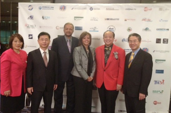 Consul General and Mrs. Baushuan Ger, U.S. Congressman Robin Kelly and her husband, President Stephen Lee of Taiwanese American Chamber of Commerce of Greater Chicago and Deputy Consul General Samuel Kuo