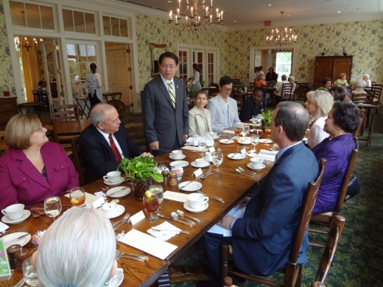Director General Daniel Liao had a lunch meeting with the President of Houston Rodeo, Mr. Dennis Steger and his colleague.