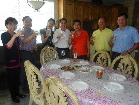 Houston city councilmember Al Hoang hosts a feast with Director General Liao and friends in attendance