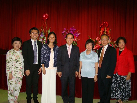 Director General Liao and his wife (3rd and 4th from left) pictured with Ms. Hua-Hsu and her husband (2nd and 3rd from right)