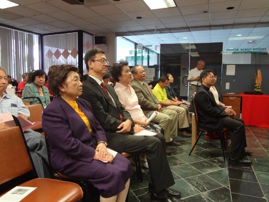 Director John Chi of TECO in Houston, Commissioner Elizabeth Hwong of OCAC, Board Chair Meifen Chen of HTISC and Secretrary General John Lin of STUF attended the ceremony of the 10th anniversary of HTISC  