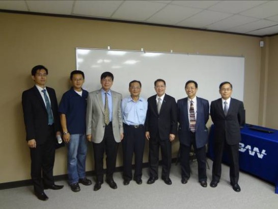 廖處長乙行與李董事長及戴啟智經理合影留念