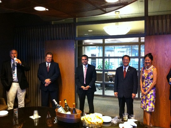 小岩城市「姊妹市協會」於當(6)日傍晚為廖東周處長夫婦舉辦歡迎酒會情形