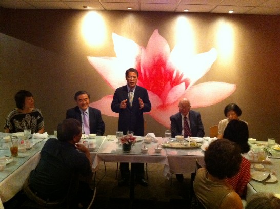 廖處長於餐會中向在場僑領簡介我國政經現況、台美關係、活路外交成果、兩岸情勢及本處以僑民為尊之服務理念。