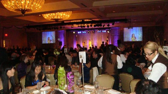 駐休士頓辦事處人員參加奧斯汀地區｢亞裔聯合會｣(The Network of Asian American Organization, NAAO)於9月22日為｢亞裔資源中心｣(Asian American Resource Center)舉辦的募款晚會，現場賓貴雲集約有4百人