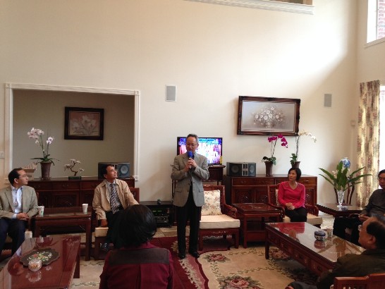 駐休士頓辦事處夏處長季昌夫婦偕同仁於本(11)月23日（週六）中午在職務宿舍款宴本（102）年休士頓僑界國慶籌備委員會40餘位成員，以感謝該會於10月國慶期間積極籌備及參與各項慶祝活動。