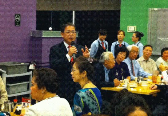 駐休士頓辦事處廖處長東周於僑界新春餐會致詞感謝僑界朋友對政府及辦事處的支持。