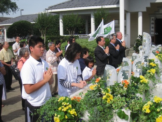 駐休士頓辦事處處長夏季昌應邀出席慈濟德州分會於本（102）年5月12日上午9時舉辦的2013年佛誕節、母親節及全球慈濟日「三節合一」慶典。