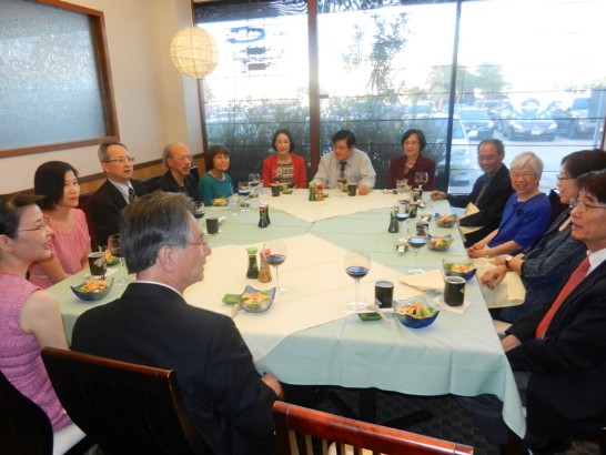 駐休士頓辦事處處長夏季昌夫婦於本(7)月31日晚6時30分邀宴大休士頓地區五位中央研究院朱經武(休士頓大學)、洪明奇(德州安德森癌症中心)、葉篤行(德州安德森癌症中心)、趙華(貝勒醫學院)及蔡明哲(貝勒醫學院)等院士夫婦，陳彥夆組長及科技組組長周家蓓作陪。