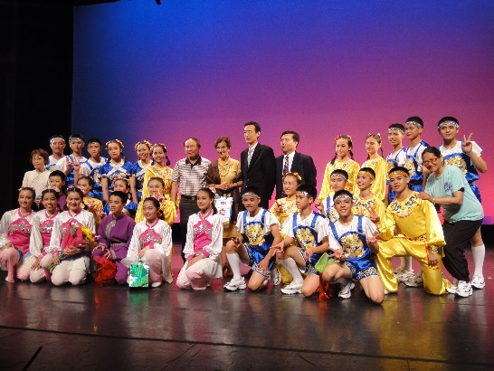 Mr. Ray MouDirector General, Mr. Shan Chen, Chair of the Coral Springs Chinese Culture Association,Ms. Marianne Winfield, Chair of Great Fort Lauderdale Sister Cities International, Mr. Te-Peng Liao, Principle of the Keelung Chung Cheng Middle School, and the performers.
