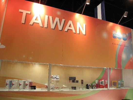 ASIA / AMERICA Consumer Electronics and General Merchandise Trade Show-Taiwan booths show case excellent IT products from BenQ, MIS, Genius, AData, KWorld and Transcend.