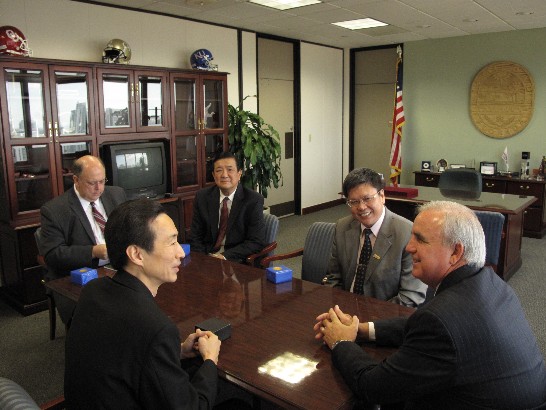 Secretary General of New Taipei City calls on Mayor Gimenez of Miami-Dade County