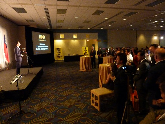 台灣精品夏姿服飾走秀與噶瑪蘭威士忌品酒會現場-牟處長華瑋致詞