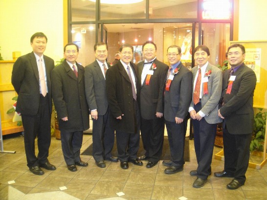 Director General Daniel Liao (left 4) posts picture with leaders of Portland CCBA 