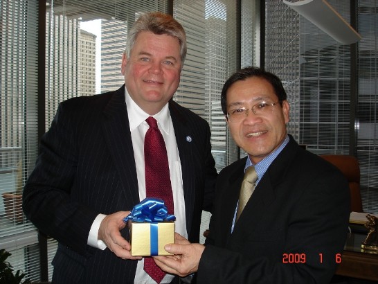 Director General Daniel Liao Pay a courtesy call to Seattle City mayor Greg Nickels